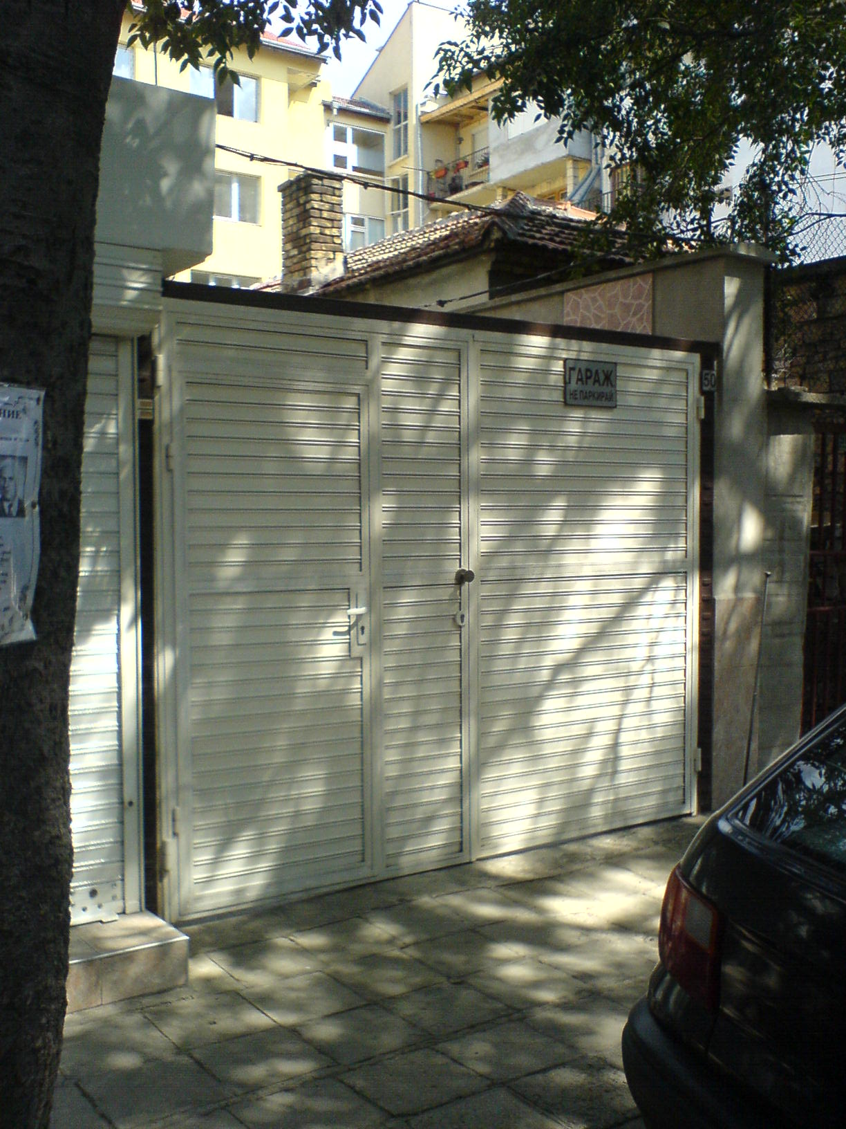 Боринвест - метални врати за гаражи