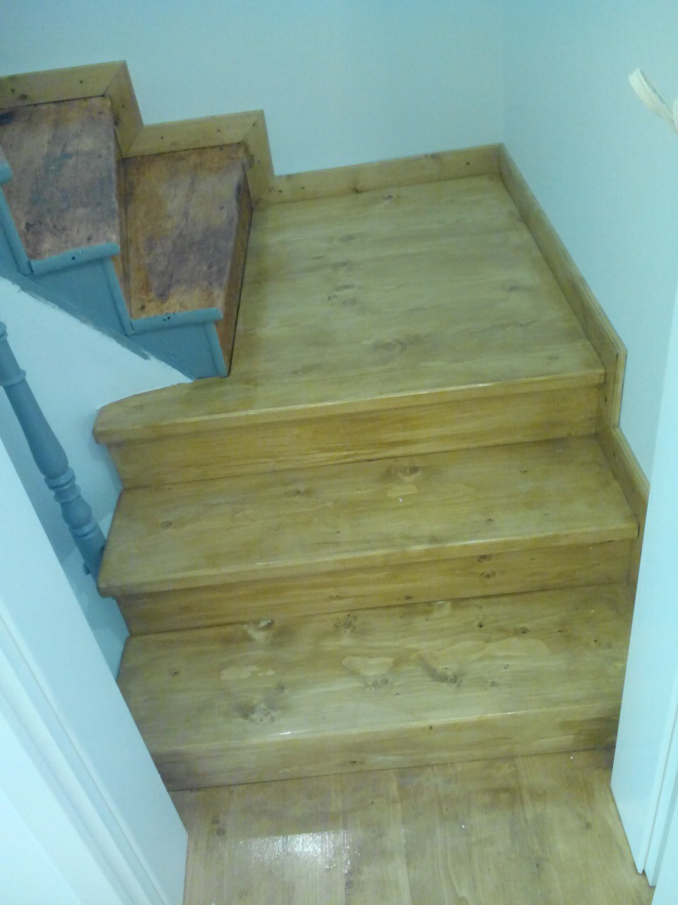 wood stairs - BorInvesst - метални стълби